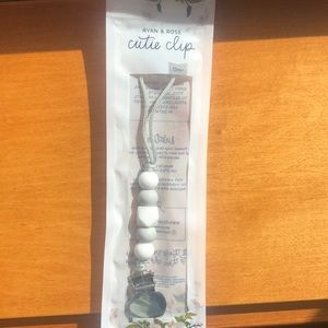 Brand new grey cutie clip